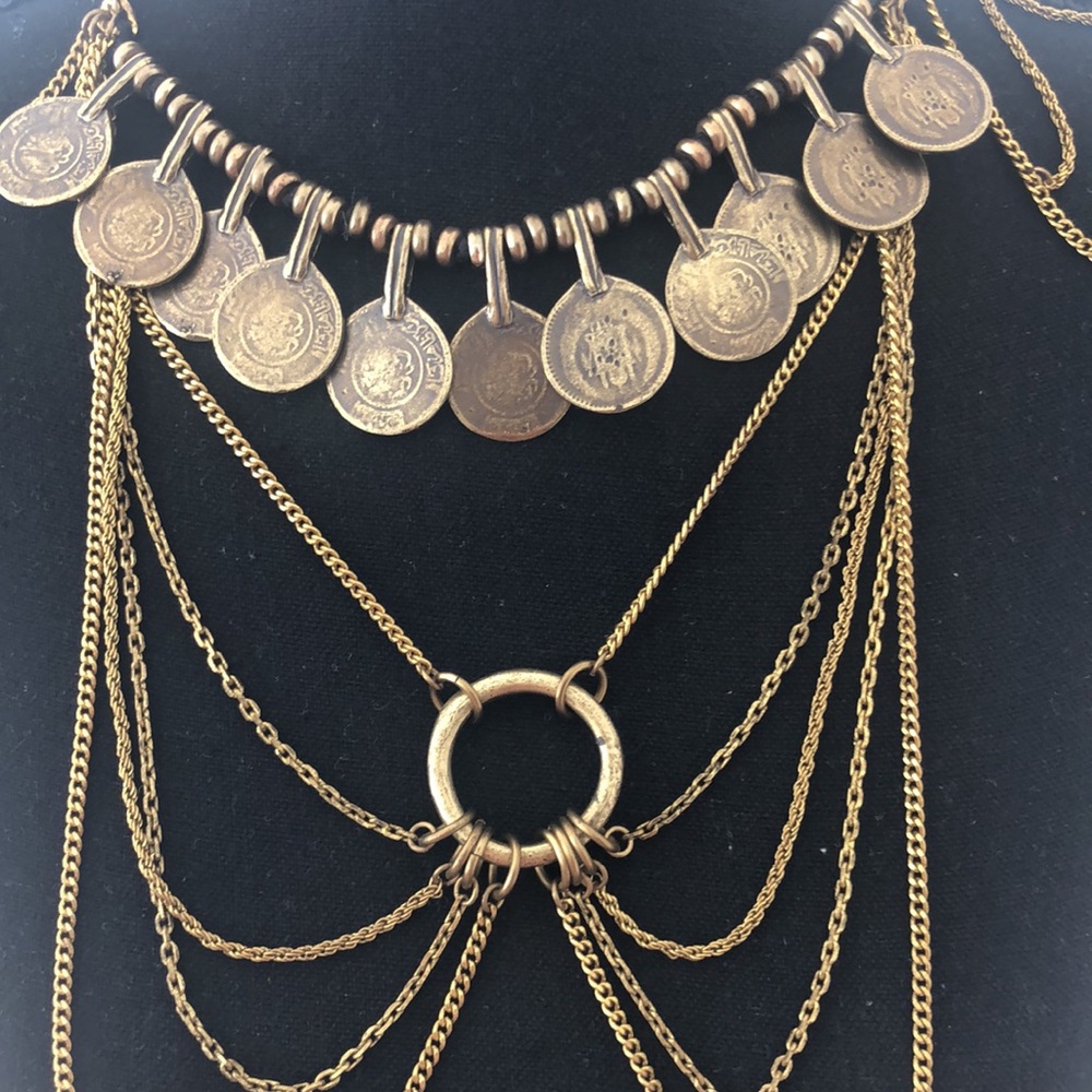 STUNNING Vanessa Mooney necklace